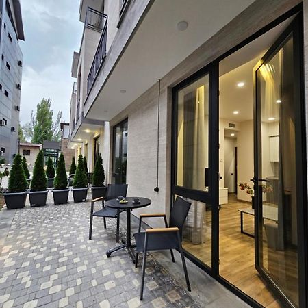 Orion Aparthotel Erevan Esterno foto