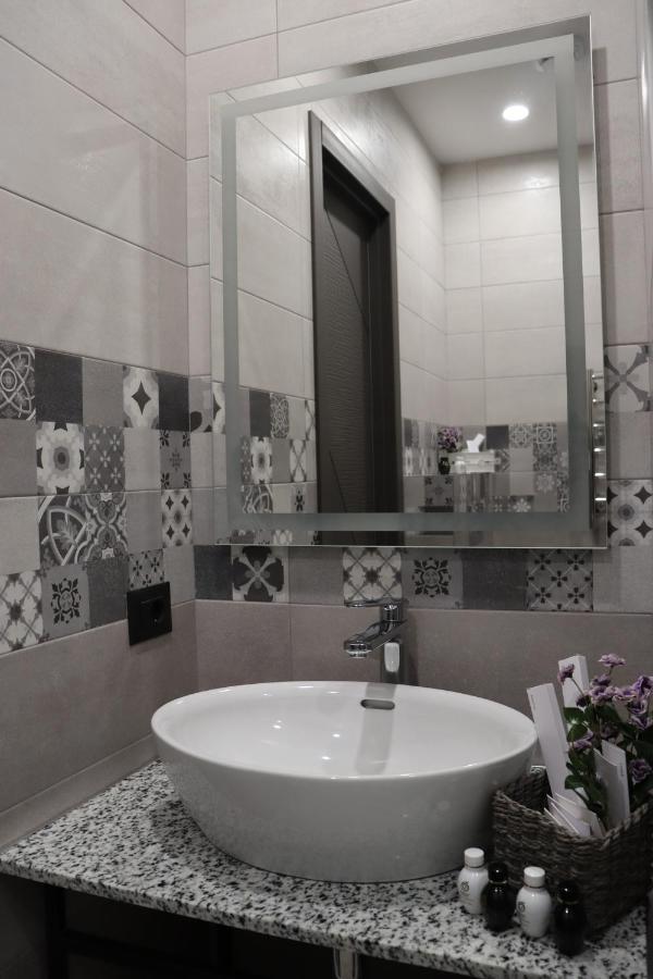 Orion Aparthotel Erevan Esterno foto