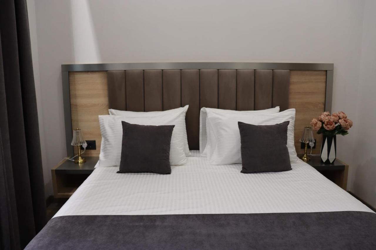 Orion Aparthotel Erevan Esterno foto