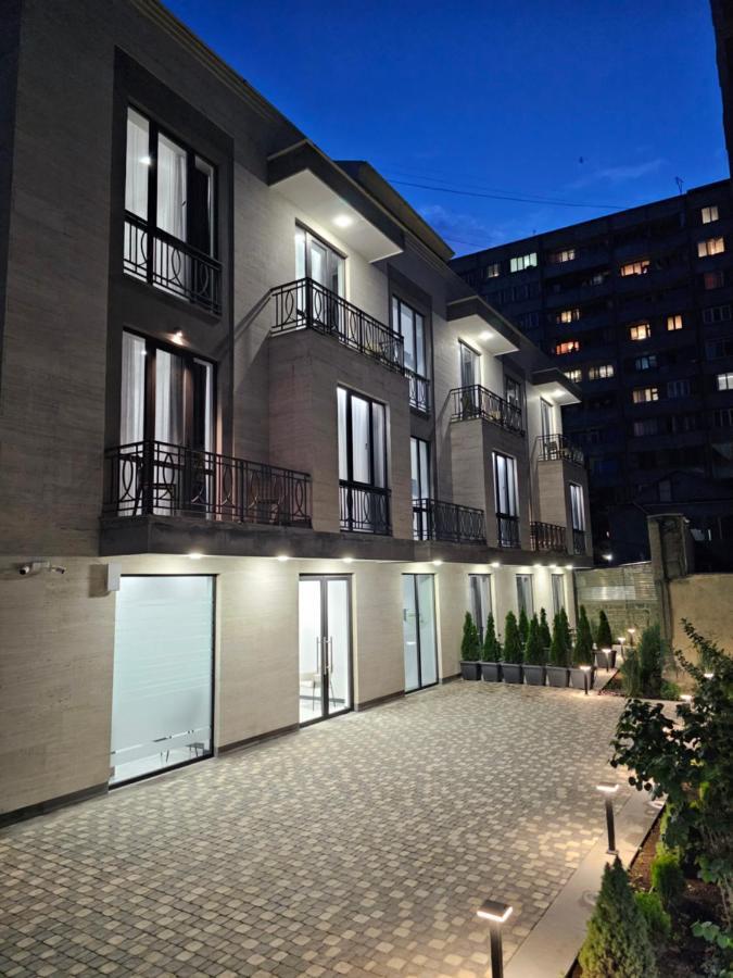 Orion Aparthotel Erevan Esterno foto