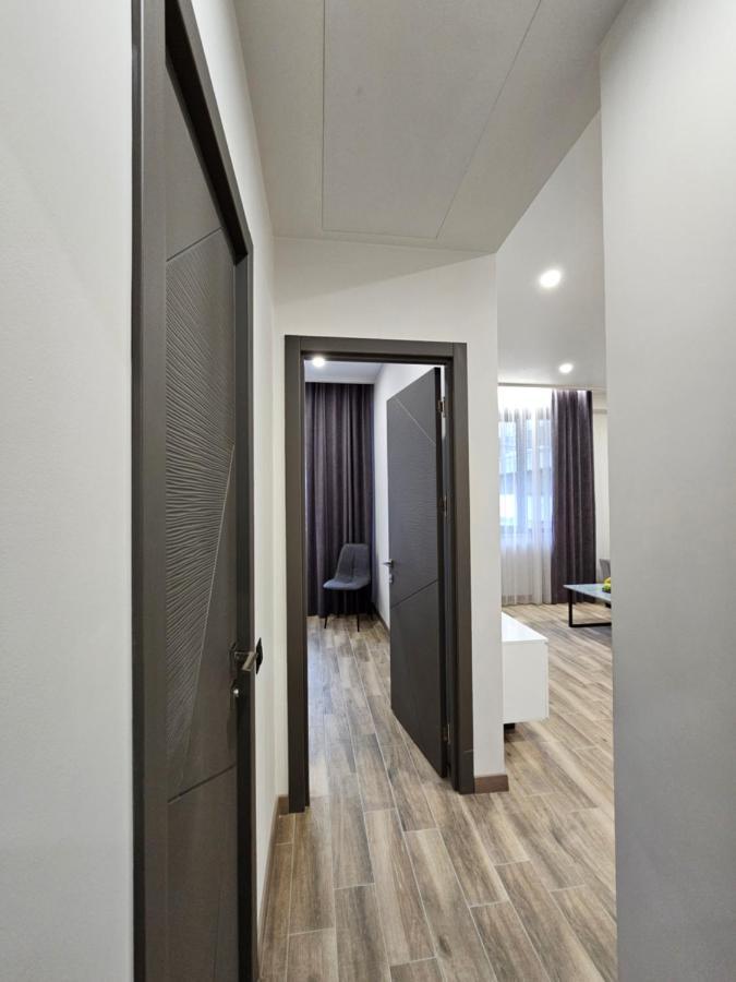 Orion Aparthotel Erevan Esterno foto