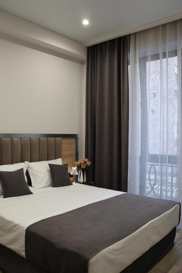 Orion Aparthotel Erevan Esterno foto